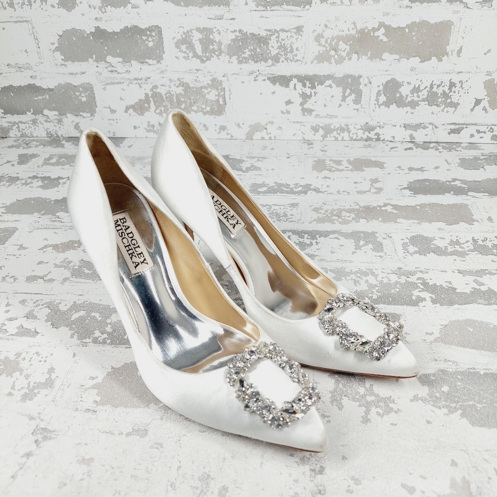 Badgley Mischka Cher White Satin Crystal Buckle Pumps F518 - Picture 4 of 14